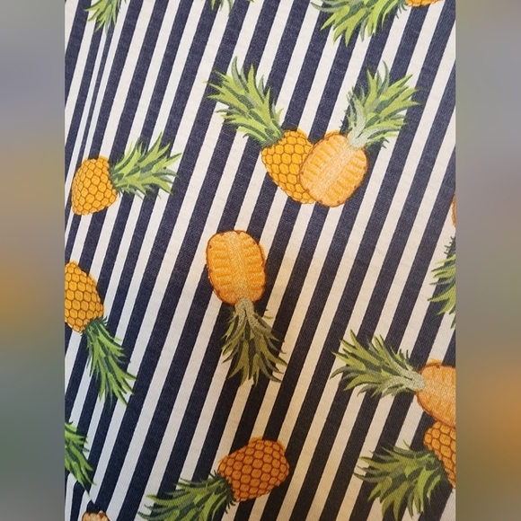 LuLaRoe sleeveless dress with pineapple and stripe pattern. Pockets. Size S - Picture 4 of 4